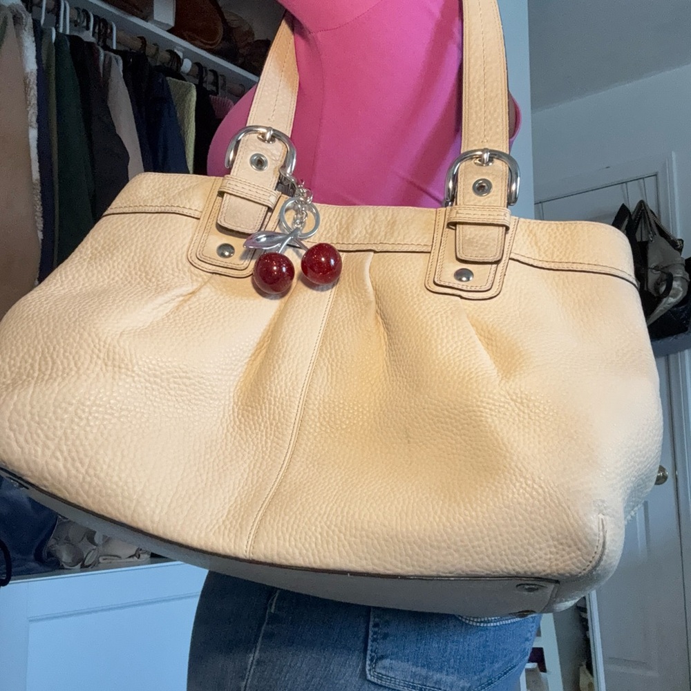 Elegant Cream Leather Coach Tote Bag